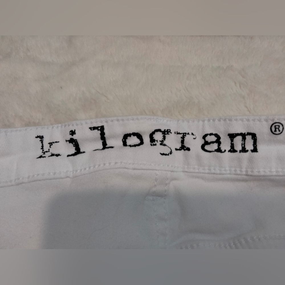 Kilogram Distressed Fitted Jeans - Picture 5 of 5